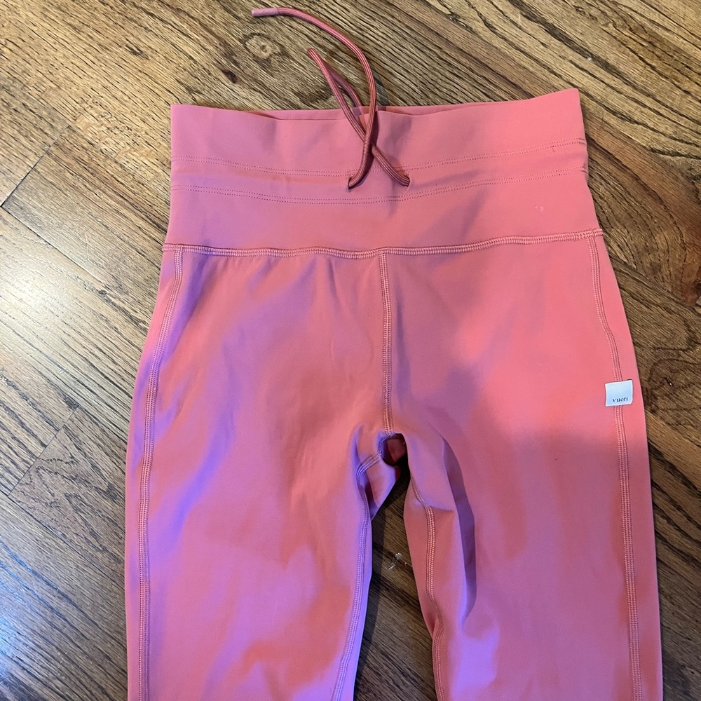 Vuori “Daily” leggings size small. Never worn
